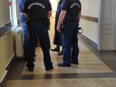 Rácsok mögött marad az autóalkatrészbolt rablója - jogerősen nyolc évet kapott